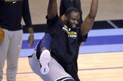 三亿体育体育入口-火箭客场大胜，全队士气如虹