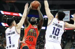 三亿体育体育网站入口-上海男篮取得关键胜利，积分追赶