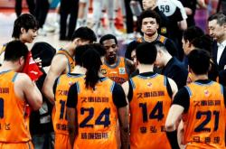 三亿体育体育新闻-热门对决重温：双方球队实力不相上下！的简单介绍