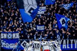 三亿体育体育app下载地址-汉堡球迷为球队备战未来比赛加油