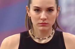 三亿体育体育直播-田径女子跳远：美国选手夺冠