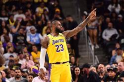 三亿体育体育网站-关于阿尔希拉尔冲击季军，年轻球员表现亮眼的信息