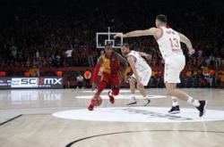 三亿体育体育新闻-诺伊尔神扑，拜仁客胜切尔西：无畏挑战，力压蓝军