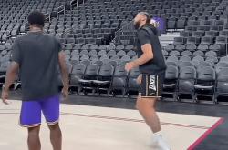 三亿体育体育活动-关于湖人后卫康复情况良好，参与球队训练的信息