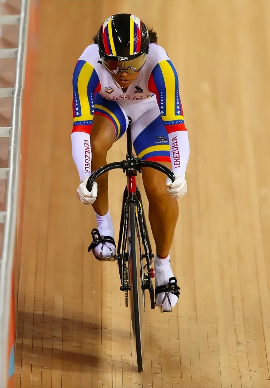 英国自行车运动员豪取金银牌 英国自行车运动员豪取金银牌