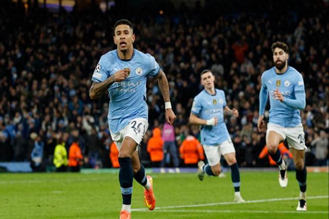 包含热刺遭遇利物浦逆转，失去登顶机会的词条