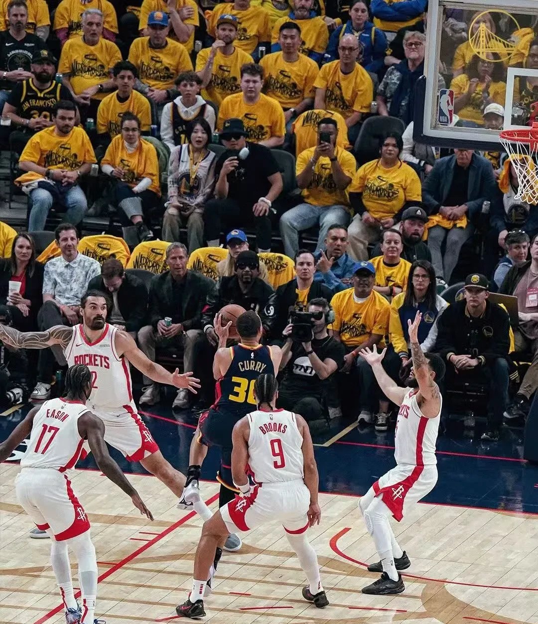 勇士队遭遇反扑，需加强进攻