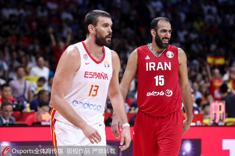 西班牙队奋勇争取小组头名，锁定16强席位的简单介绍