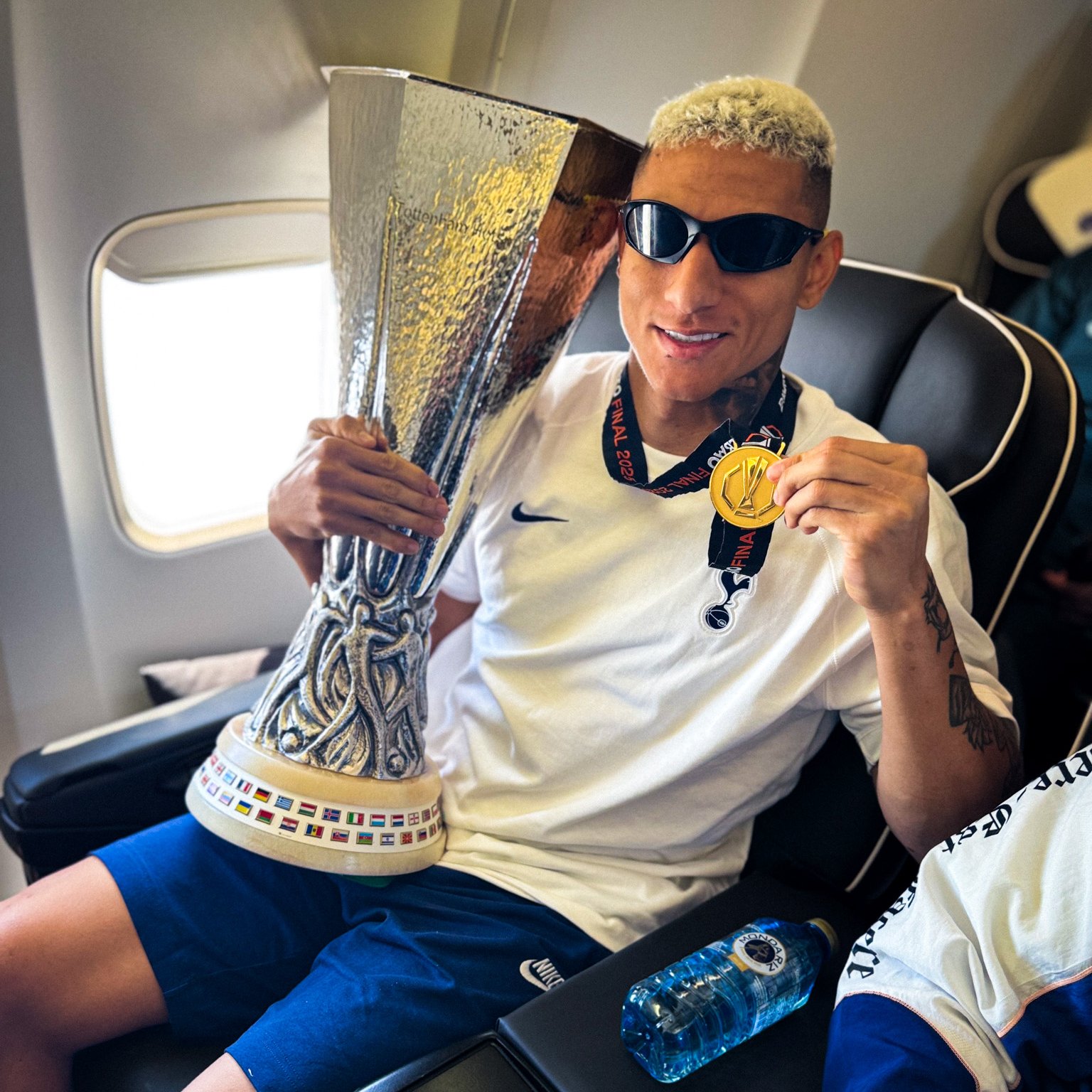 热刺全队发威，主场毫不手软的简单介绍