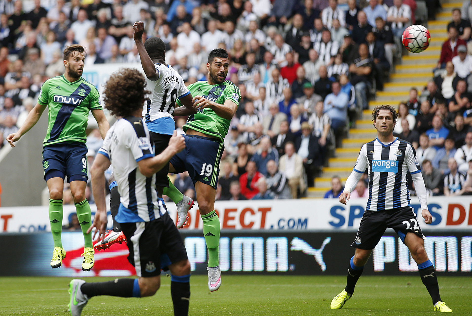 热刺逆转击败艾弗顿，实现胜利